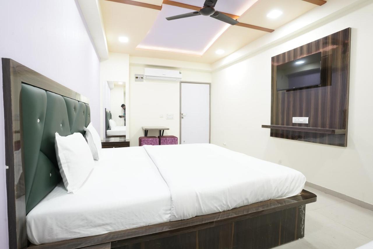 Hotel Ggc Inn Ahmedabad Extérieur photo